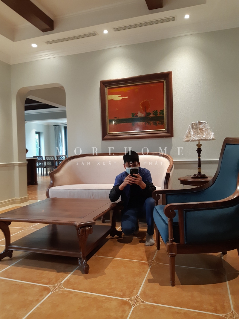 Việc thi công tranh canvas treo tường phong cảnh khung gỗ tô điểm trang trí để làm nên không gian nghệ thuật thẩm mỹ.